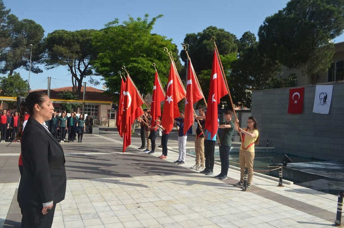 19 Mayıs Kula\'da Coşkuyla Kutlandı