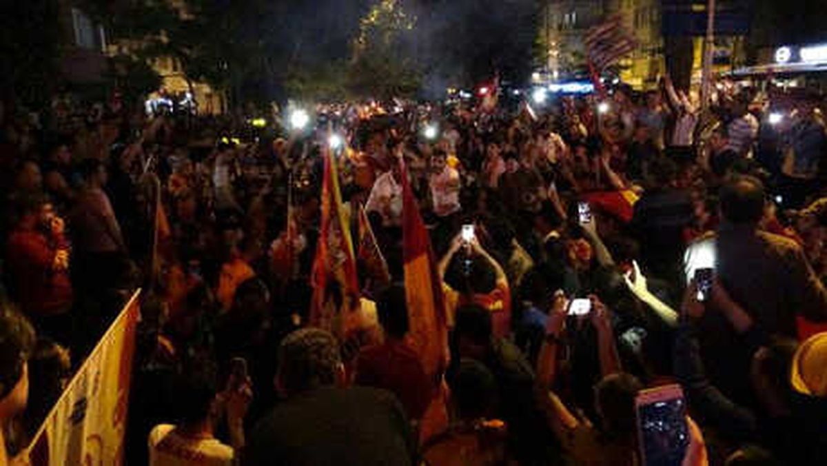 Afyonkarahisar\'da Galatasaray\'ın Şampiyonluk Coşkusu