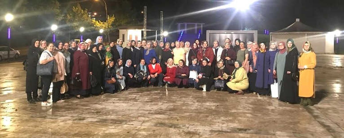 Ak Kadınlardan İftar