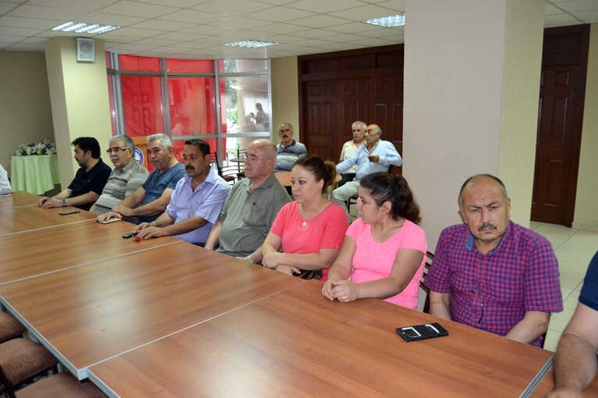 Ak Partili Meclis Üyesine Saldırı Sonrası MHP ve AK Parti İlçe Başkanlarından Basın Açıklaması