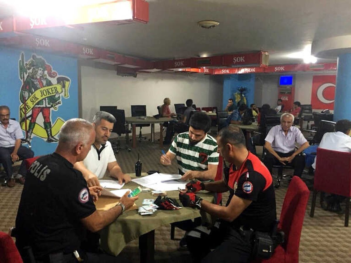 Antalya\'da Kumar Oynayanlara Ceza Yağdı