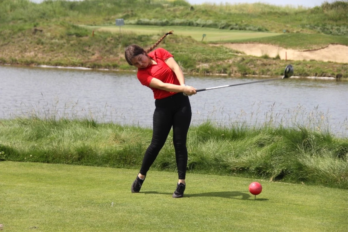 Aslı Nemutlu Türkiye Gençler Golf Şampiyonası Başladı