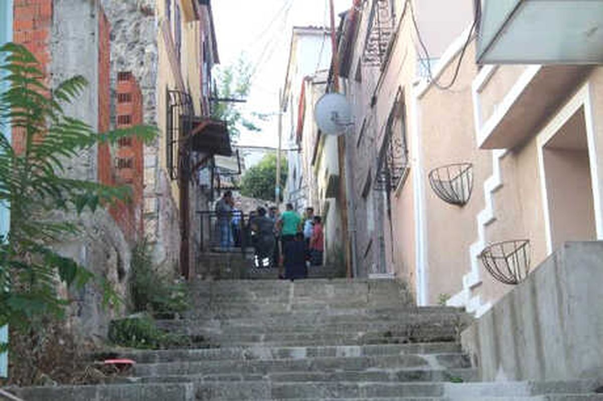 Ayvalık\'ta Annesini Boğarak Öldürdü