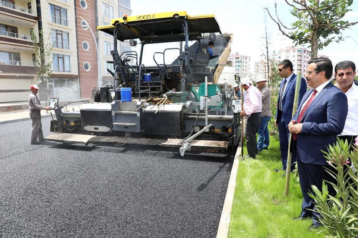 Başkan Atilla Asfalt Çalışmasını Denetledi