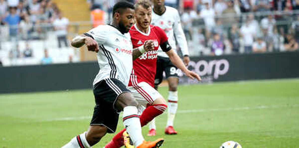 Beşiktaşlı Taraftarlar Lens\'i Yuhaladı!