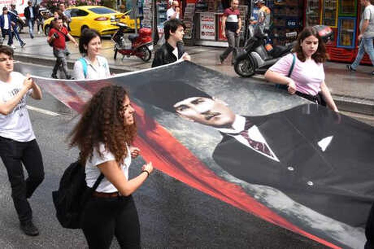 Çanakkale\'de 19 Mayıs Coşkusu