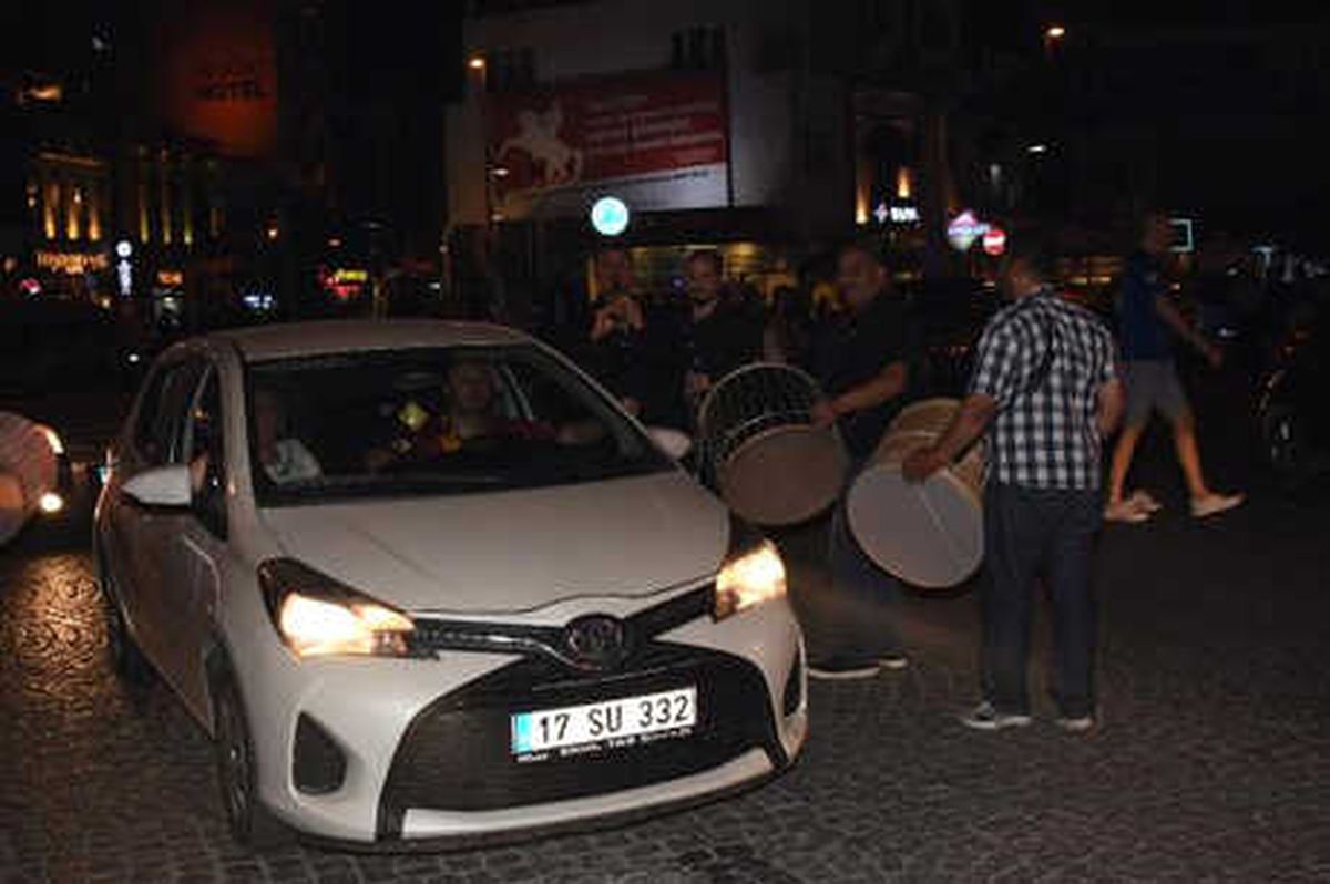 Çanakkale\'de Şampiyonluk Kutlaması