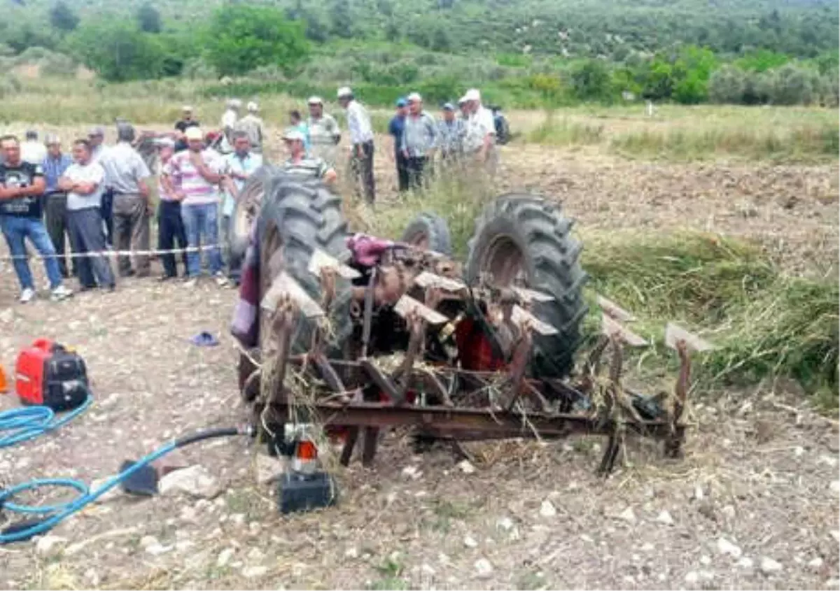 Devrilen Traktörün Sürücüsü Öldü