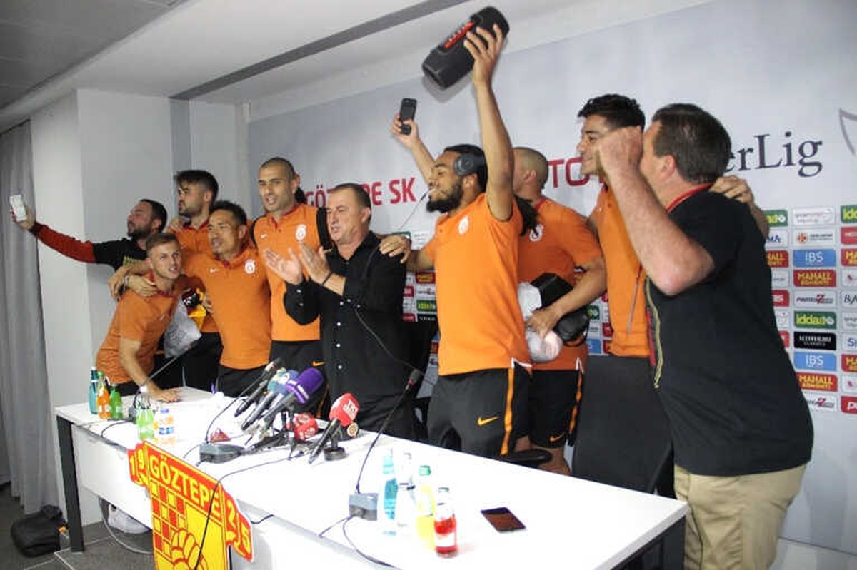 Fatih Terim: "İzmir\'de Şampiyon Olmak Benim İçin Anlamlıydı"