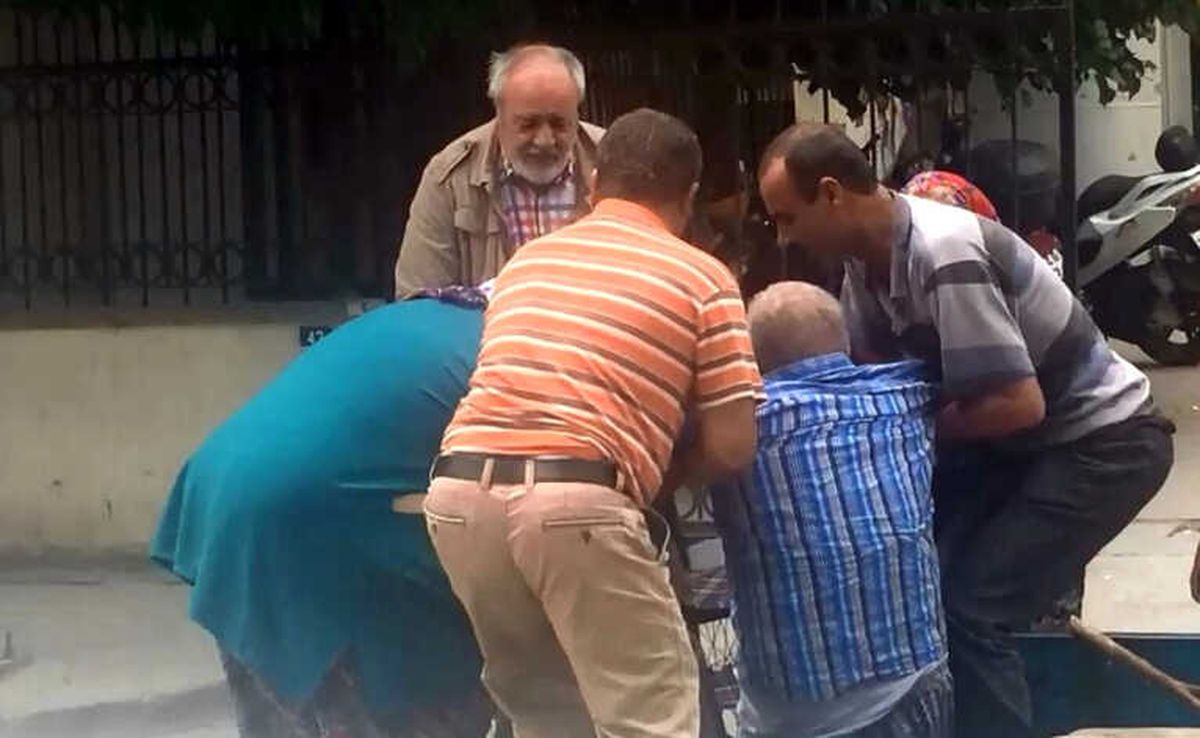 Felçli Adamın İmza İçin PTT\'ye Getirildiği İddiasıyla İlgili Açıklama