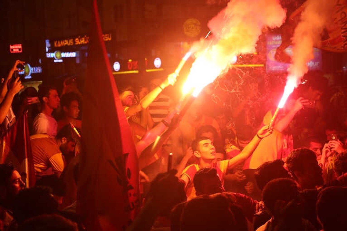 Galatasaray\'ın Şampiyonluğu Gaziantep\'te Coşkuyla Kutlandı