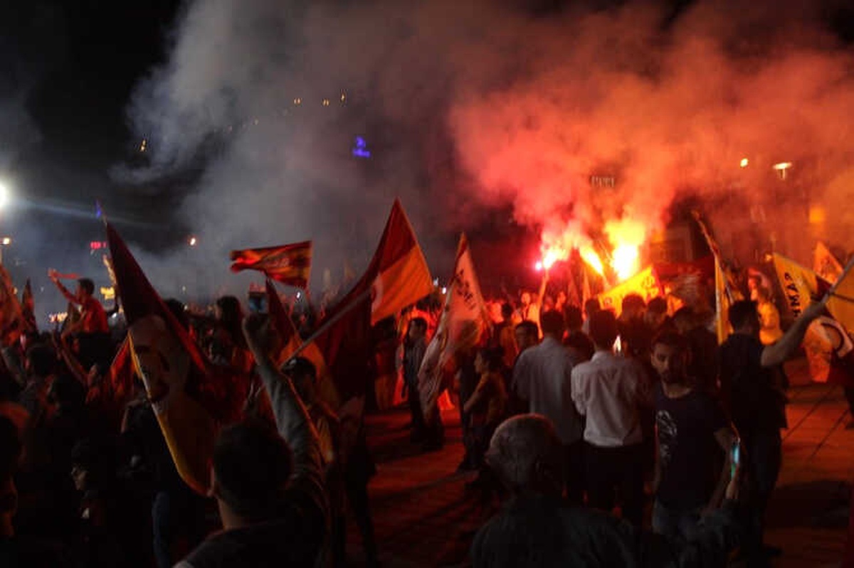 Galatasaray\'ın Şampiyonluğu Kayseri\'de de Coşkuyla Kutlandı