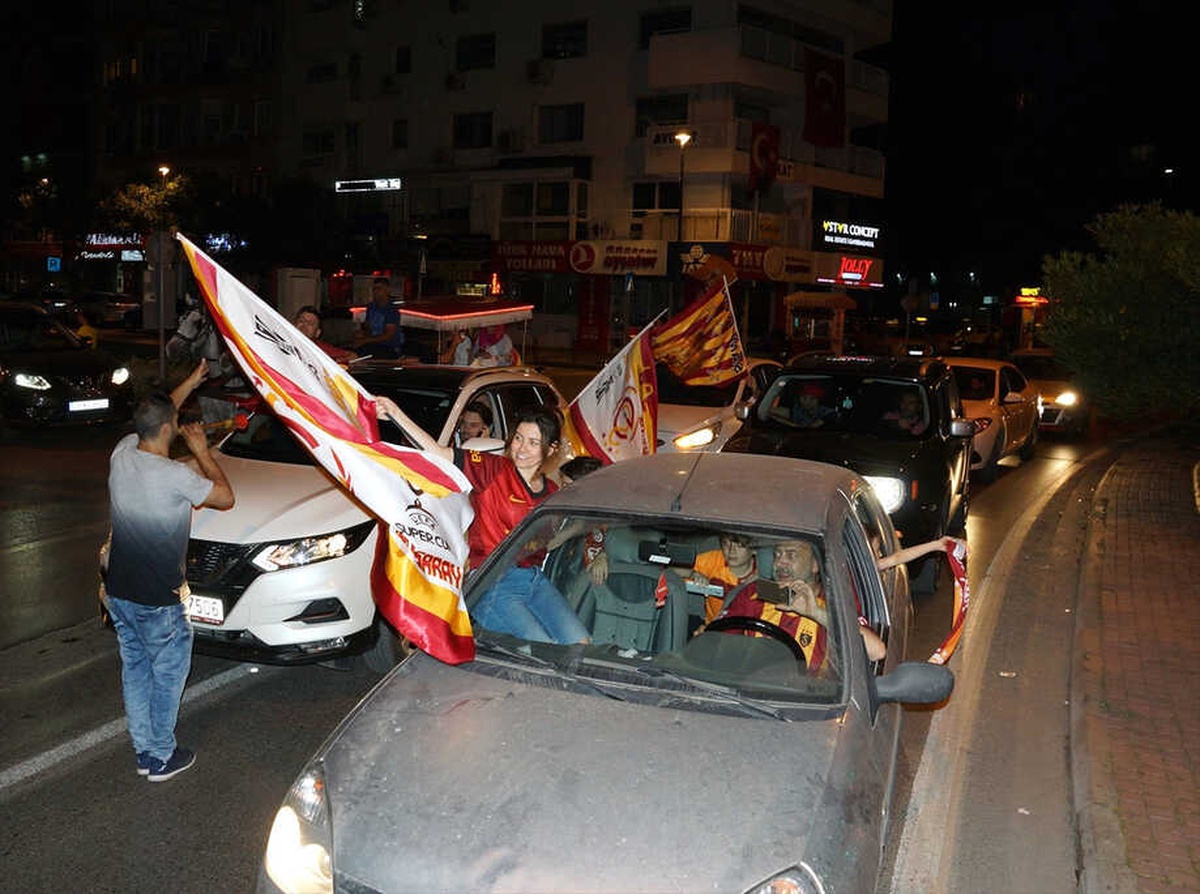 Galatasaray\'ın Şampiyonluğu Kutlanıyor