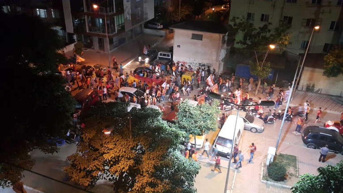 Galatasaray Taraftarları Ödemiş\'te Sokağa Döküldü