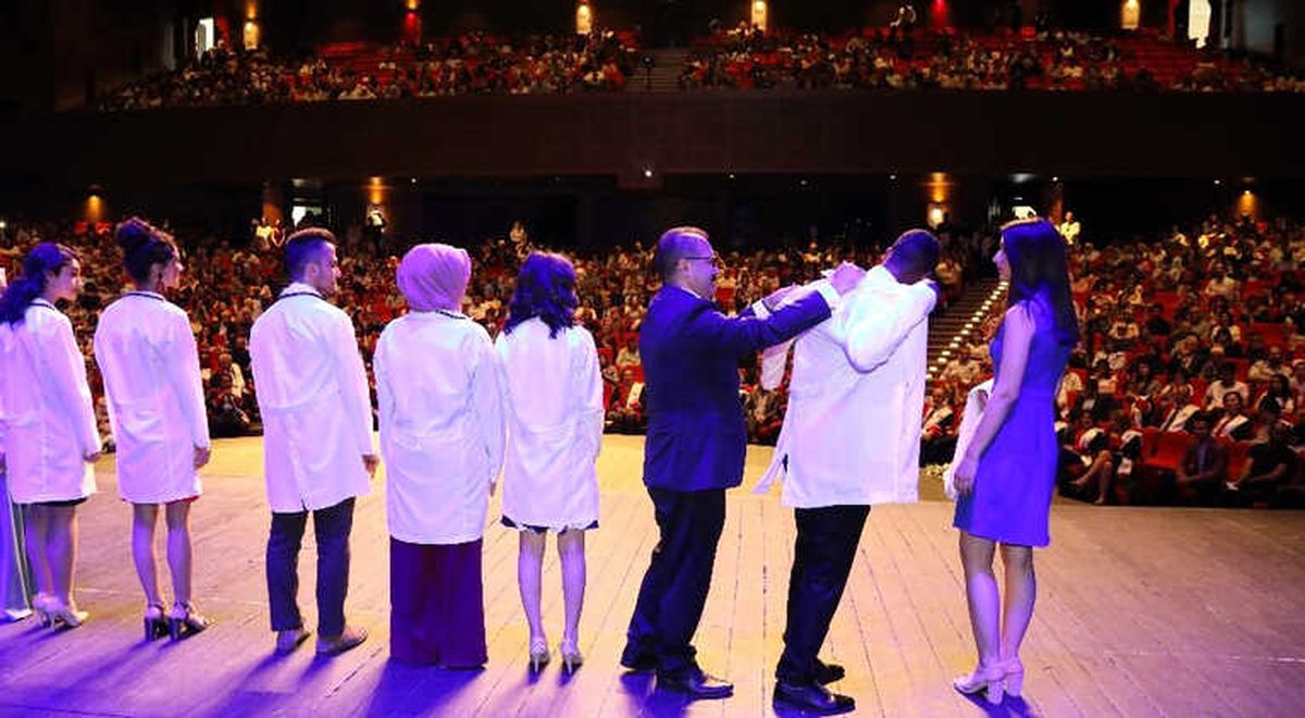 Gaziantep\'te Doktor Adayları Önlük Giydi, Stetoskopları Verildi