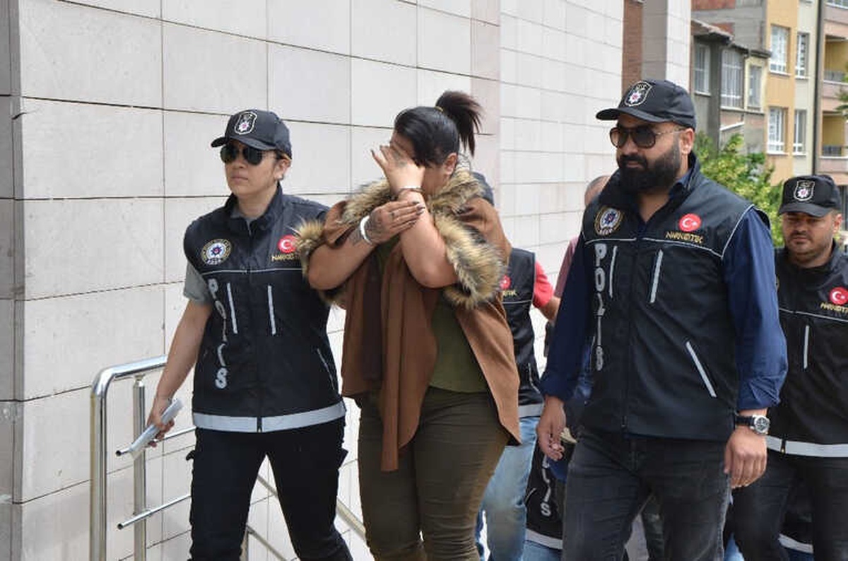 Gençleri Zehirleyen Uyuşturucu Satıcıları Yakalandı