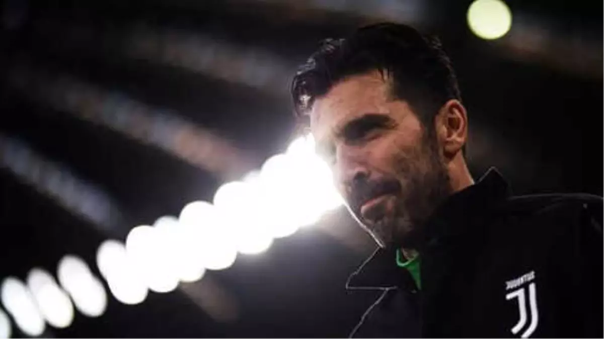 Gianluigi Buffon\'un 17 Yıllık Juventus Kariyeri Sona Eriyor