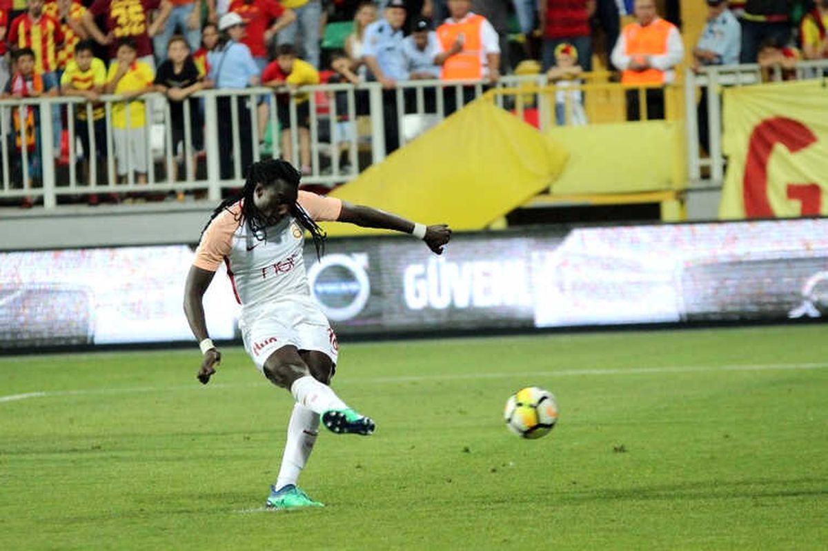 Gomis Tarihe Geçti