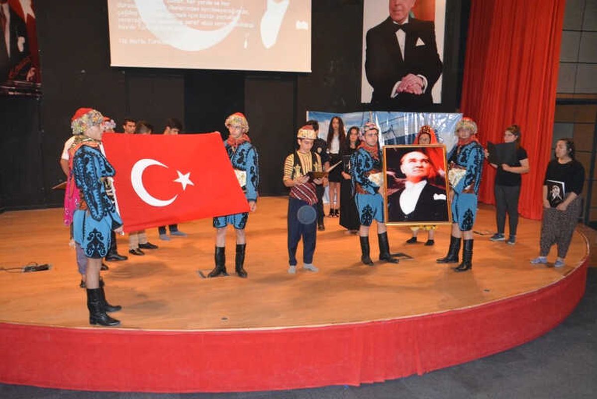 İzmir\'de 19 Mayıs Krizi