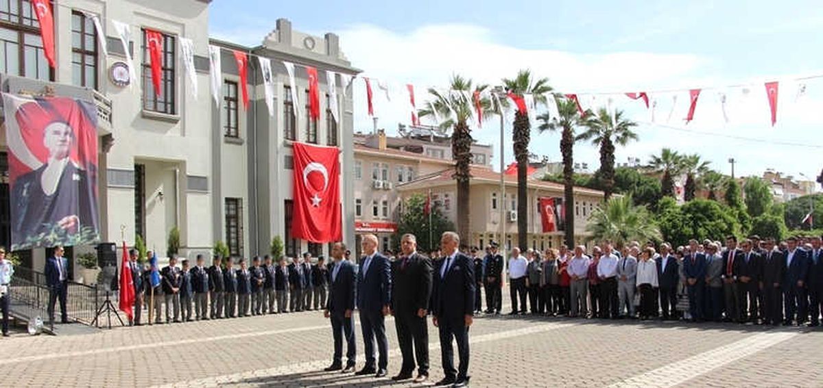 İzmir\'de Coşkulu 19 Mayıs