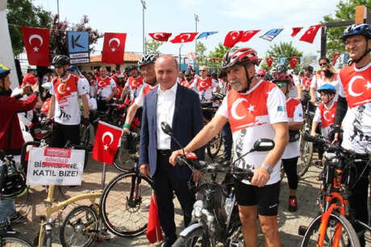 Kadıköy\'de 19 Mayıs Etkinlikleri Bisiklet Turu ile Başladı
