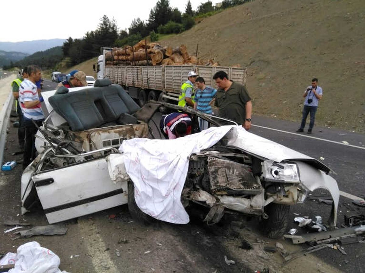 Kahramanmaraş\'ta Trafik Kazası: 3 Ölü, 2 Yaralı