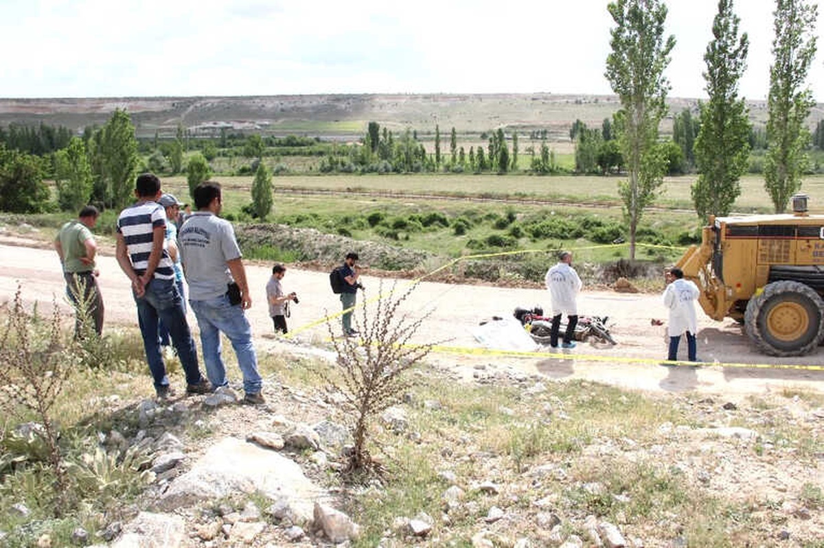 Karaman\'da Greyderin Altında Kalan Motosiklet Sürücüsü Öldü