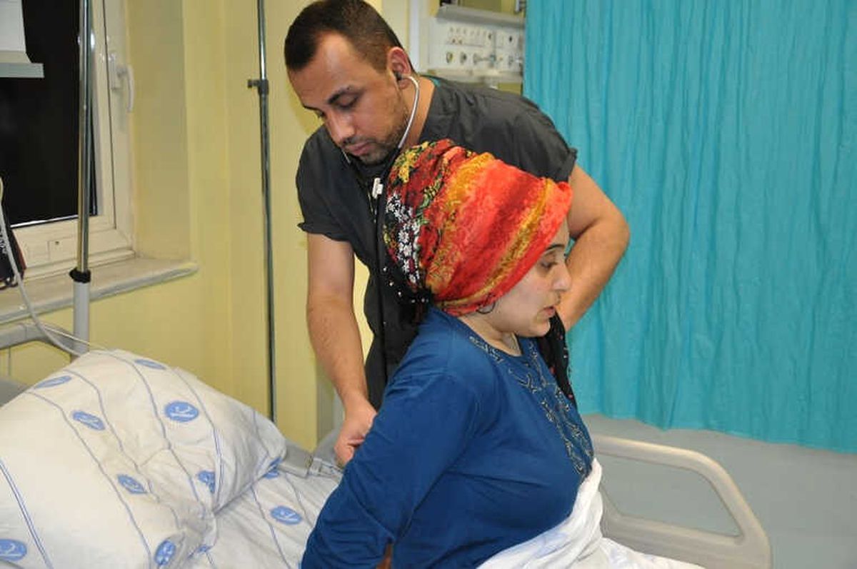 Kars\'ta Hellp Sendromu Teşhisi Konulan Anne Hayata Tutundu
