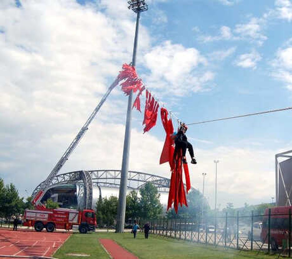 Kayseri\'deki Kutlamada Bayrak Şov