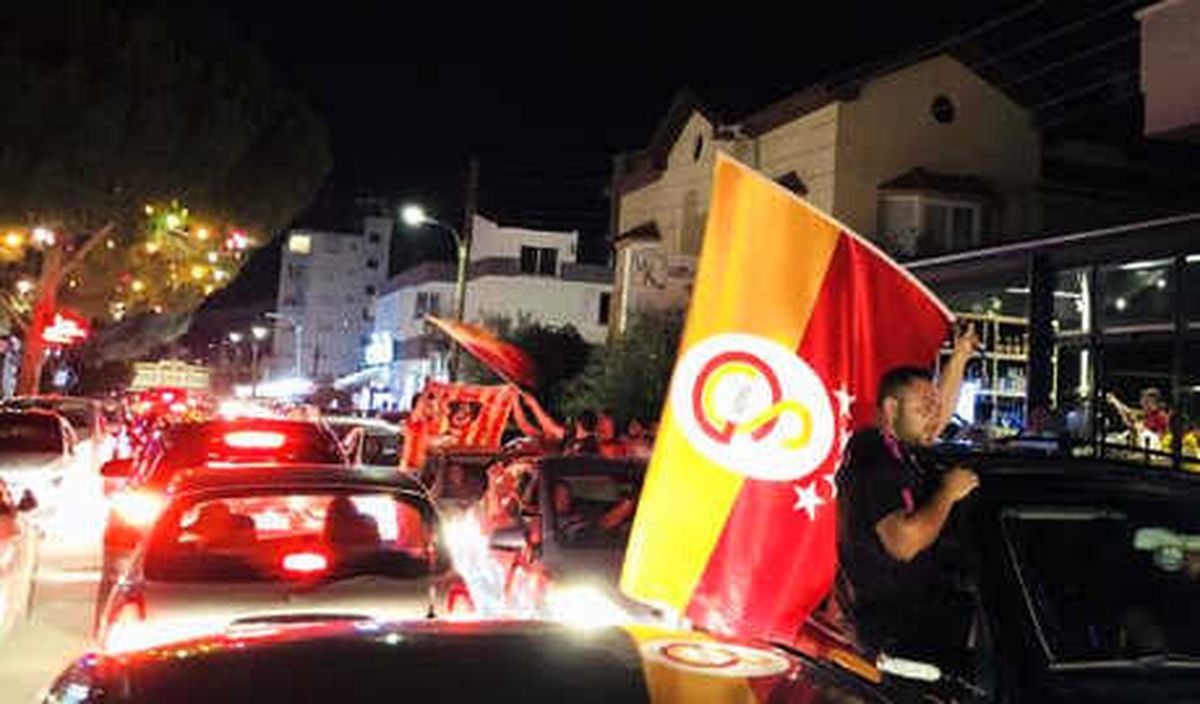 KKTC\'de Şampiyonluk Kutlaması