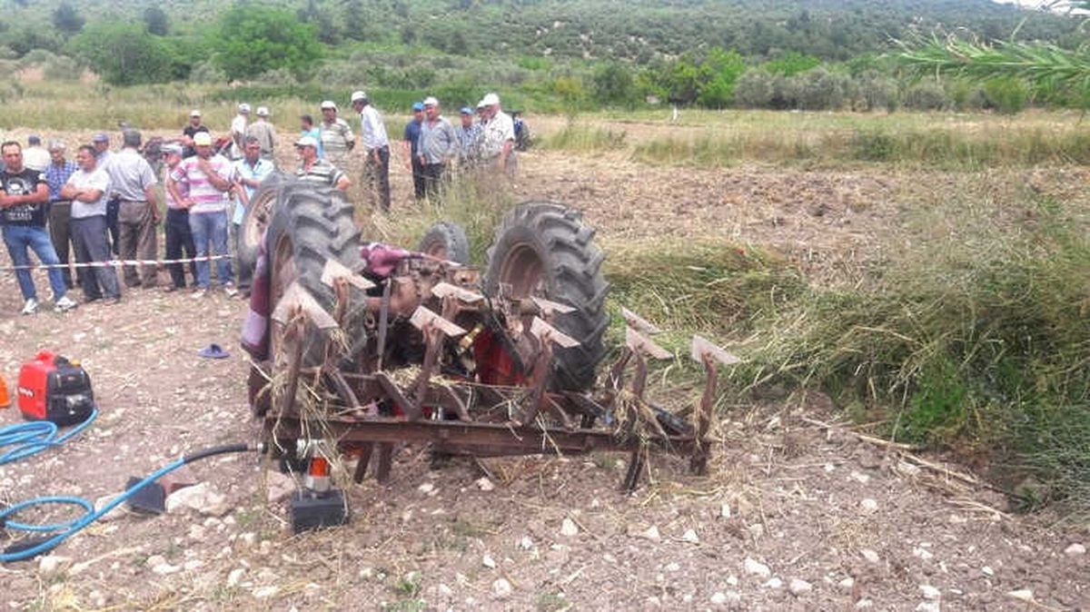Kullandığı Traktörün Altında Can Verdi