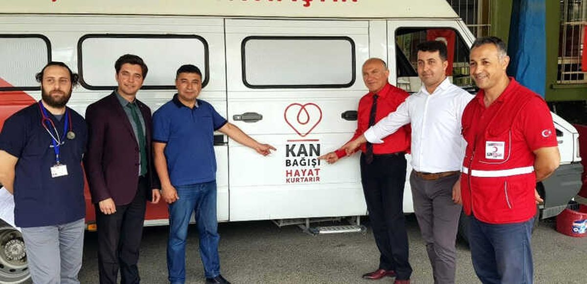 Liselilerden Kızılay\'a Kan Desteği
