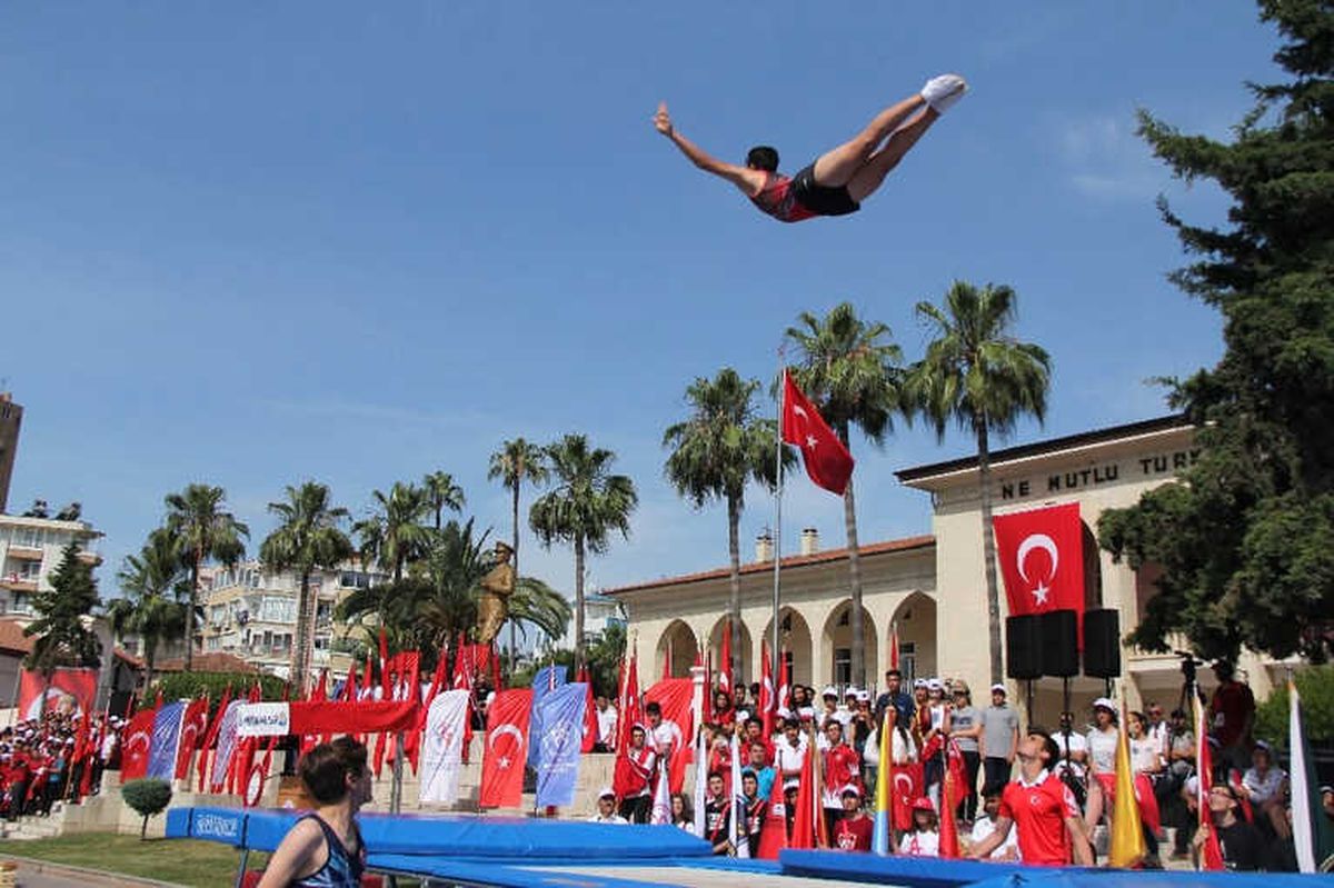 Mersin\'de 19 Mayıs Coşkusu