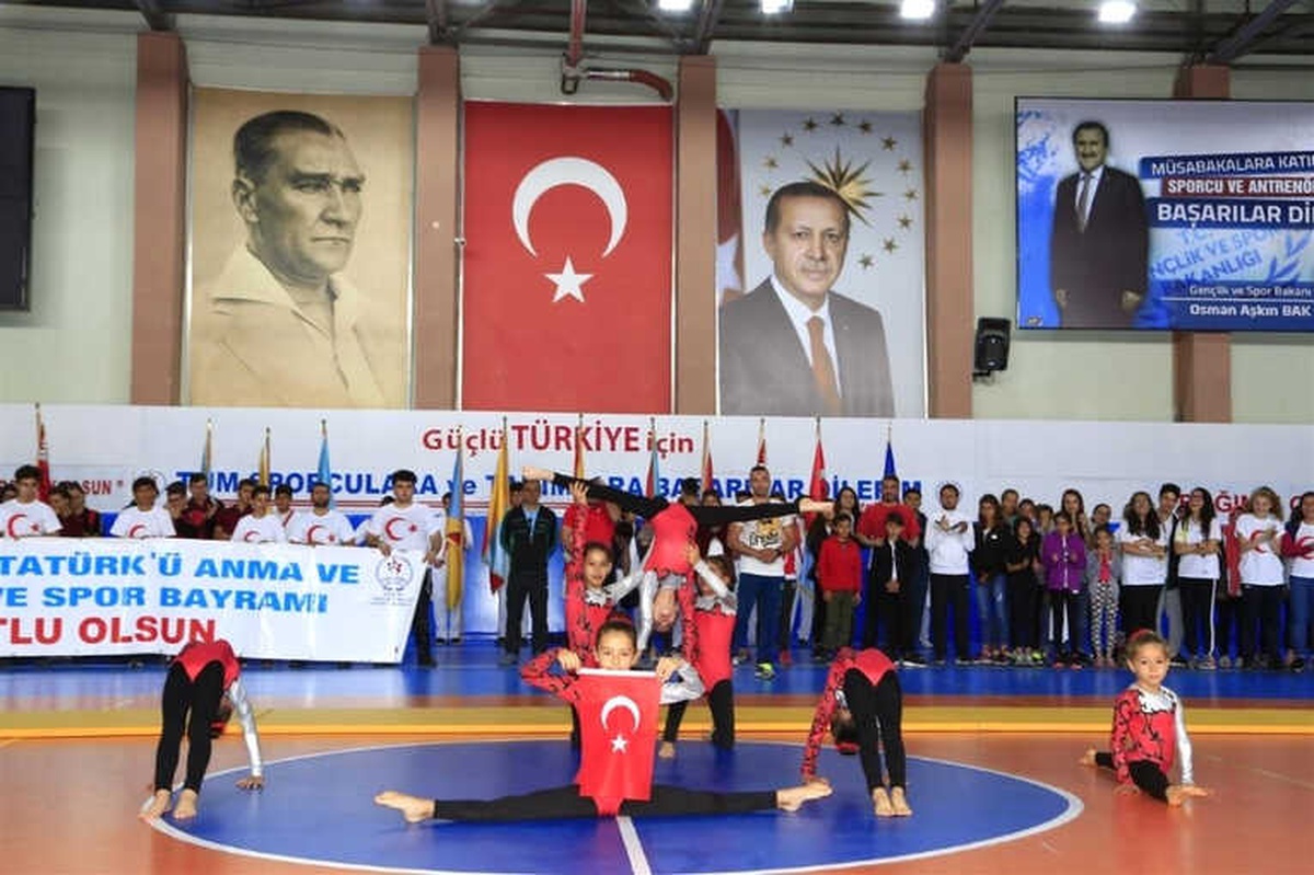 Nevşehir\'de 19 Mayıs Atatürk\'ü Anma Gençlik ve Spor Bayramı Kutlandı