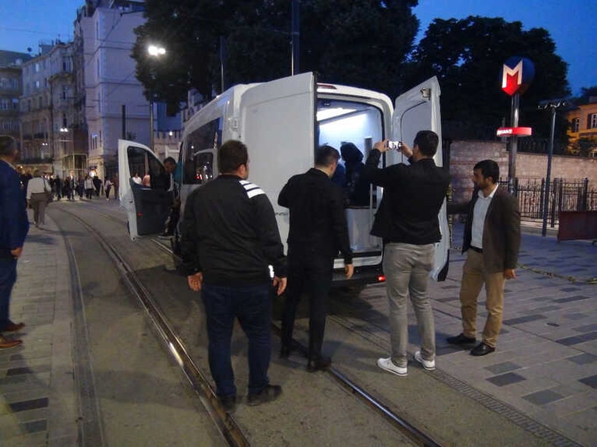 Taksim\'de Dilenci ve Hanutçu Operasyonu
