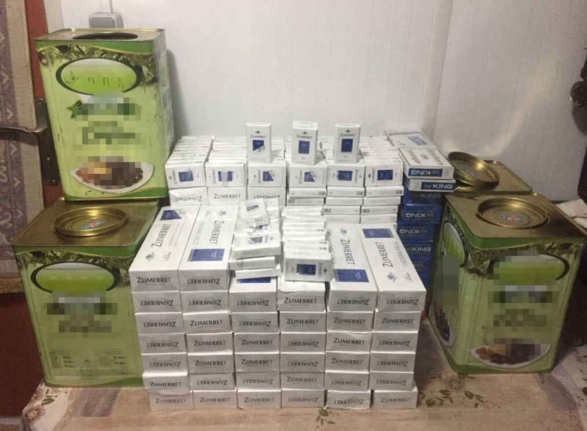 Samsun\'da Zeytin Tenekeleri İçine Gizlenmiş Bin 44 Paket Kaçak Sigara Ele Geçirildi