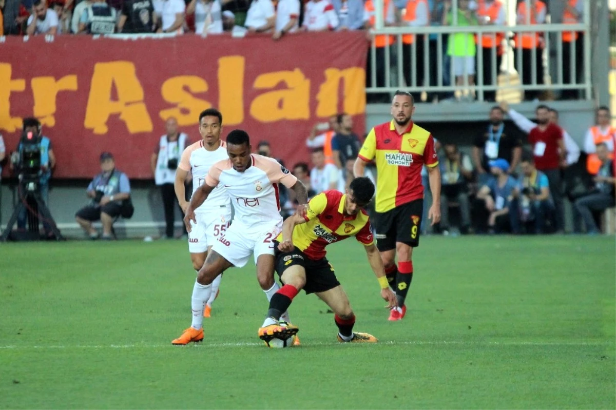 Spor Toto Süper Lig: Göztepe: 0 - Galatasaray: 0 (İlk Yarı)