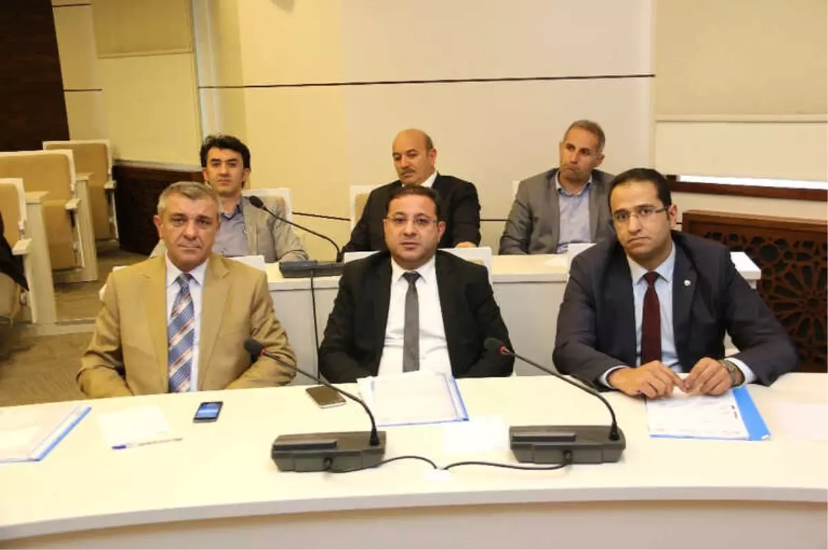 Stso\'da "Ya Gelin ya İstifa Edin" Çağrısı