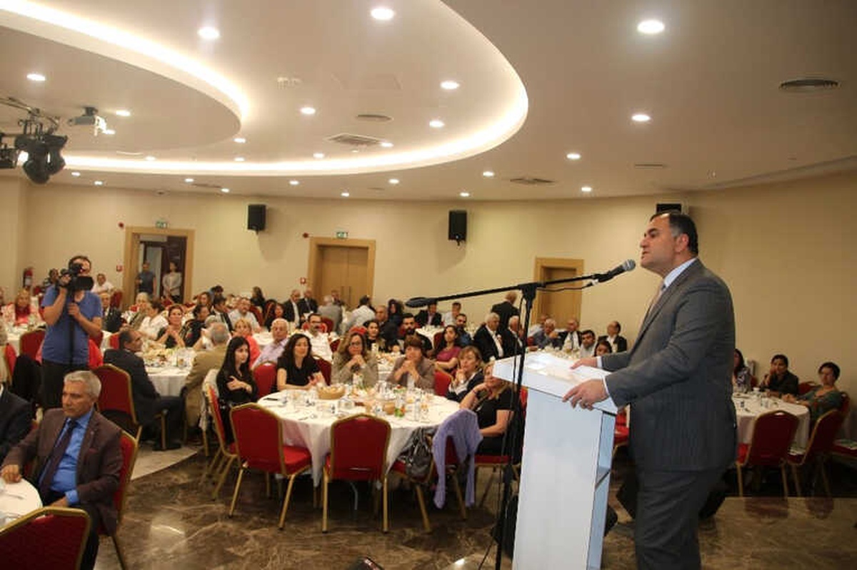 Taşdelen Muhtarlarla İftarda Bir Araya Geldi