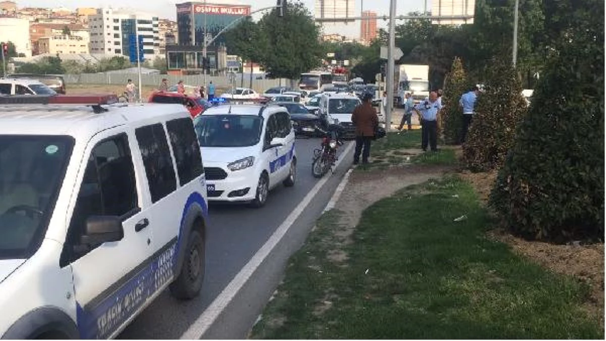 Trafik Kazası Sonrasında Levye ve Beyzbol Sopalı Kavga Yaşandı