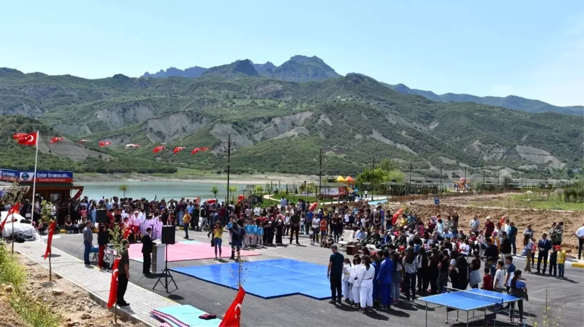 Tunceli\'de, "19 Mayıs Atatürk\'ü Anma, Gençlik ve Spor Bayramı"