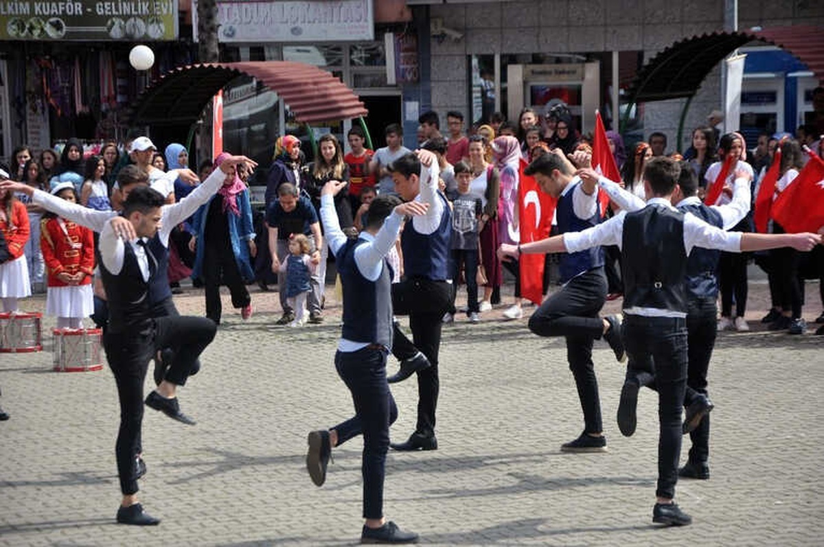 Yenice\'de 19 Mayıs Gençlik ve Spor Bayramı Kutlandı