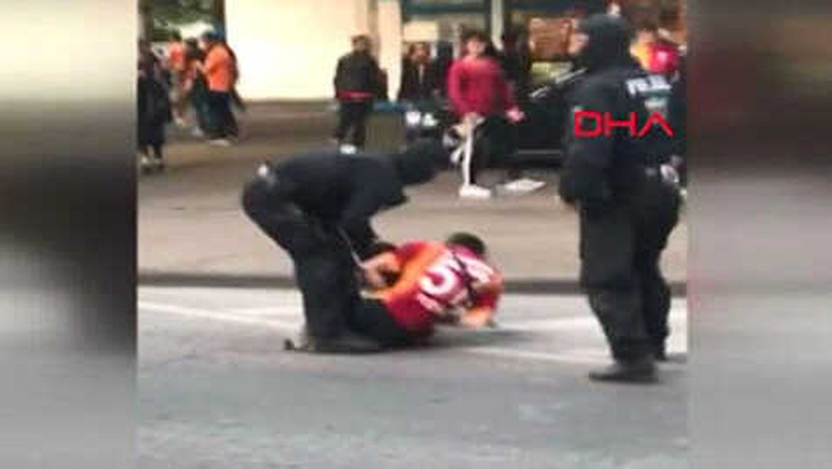 Alman Polisinden Sarı-kırmızılı Taraftara Köpekli Saldırı