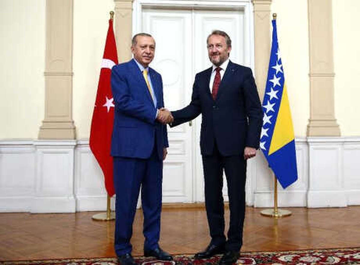 Avrupalı Türkler, Cumhurbaşkanı Erdoğan İçin Saraybosna\'ya Akın Etti (3)