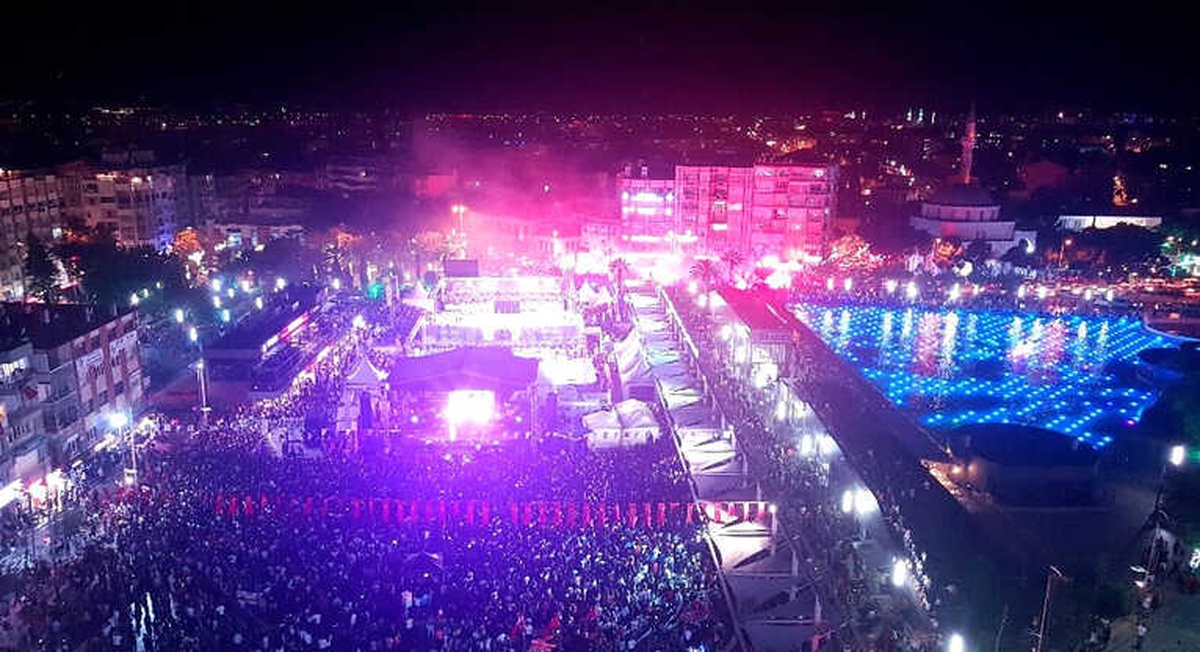 Aydınlılar 19 Mayıs\'ı Coşkuyla Kutladı