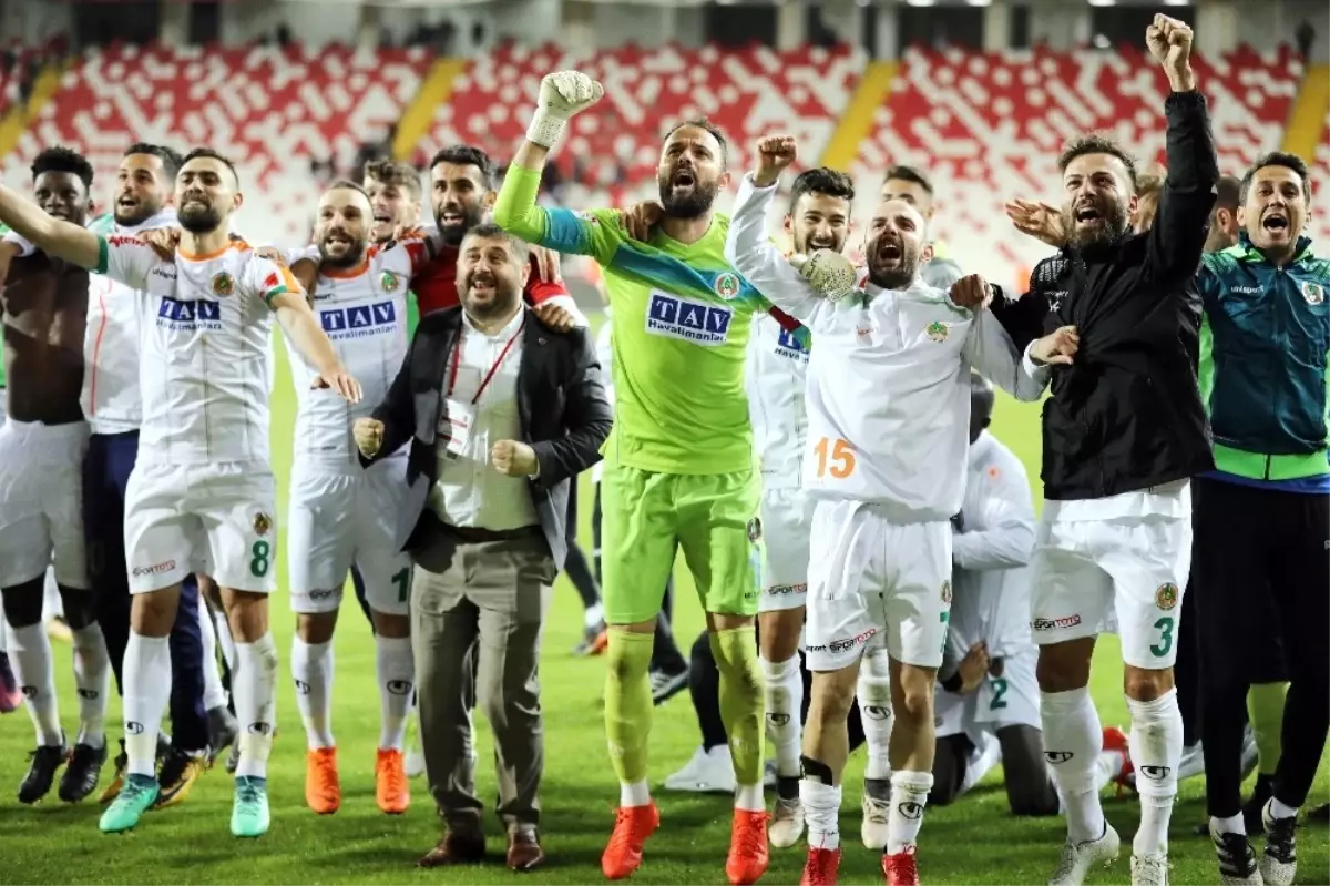 Aytemiz Alanyaspor\'dan İstikrarlı Kapanış