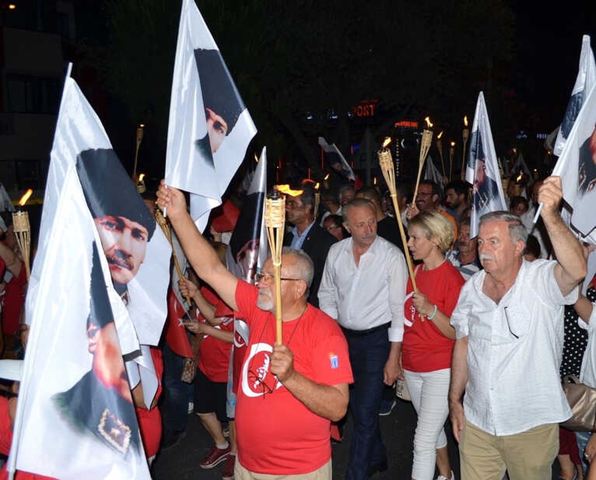 Didim Belediyesince Fener Alayı Düzenlendi
