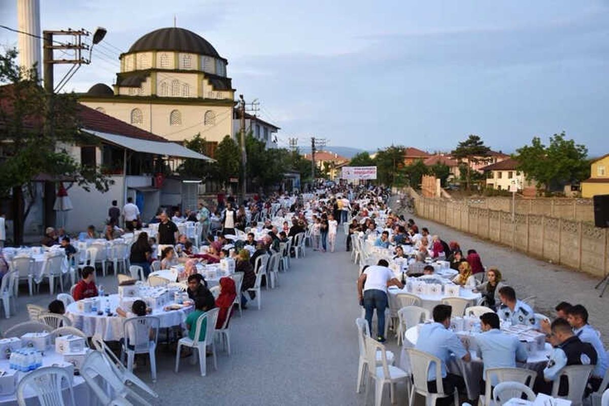 Düzce Belediyesi Mahalle İftarları Devam Ediyor