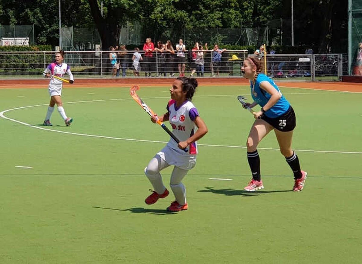 Hokeyin Sultanları Viyana\'da Finalde