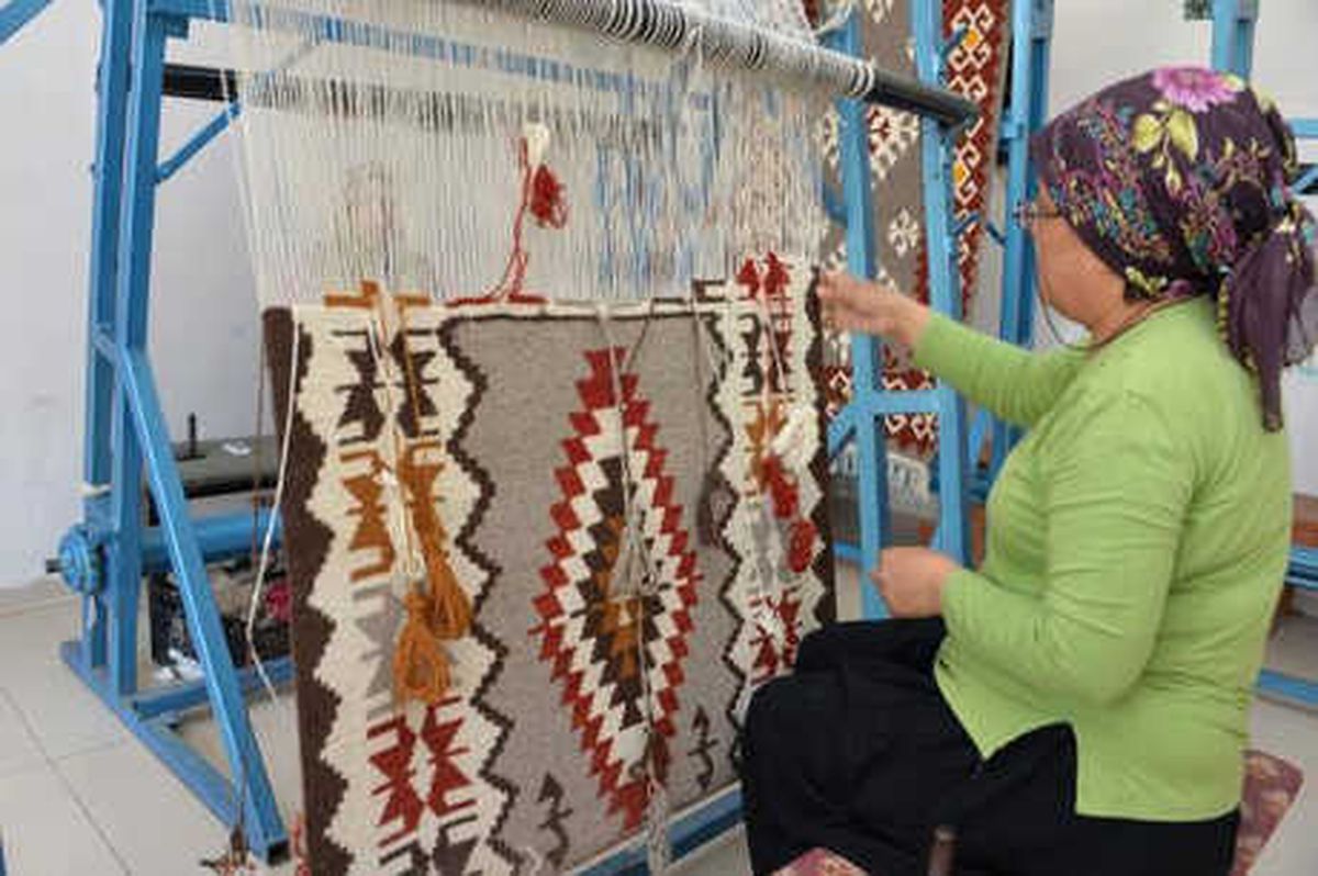 Karatepe Kilimleri İlgi Görüyor